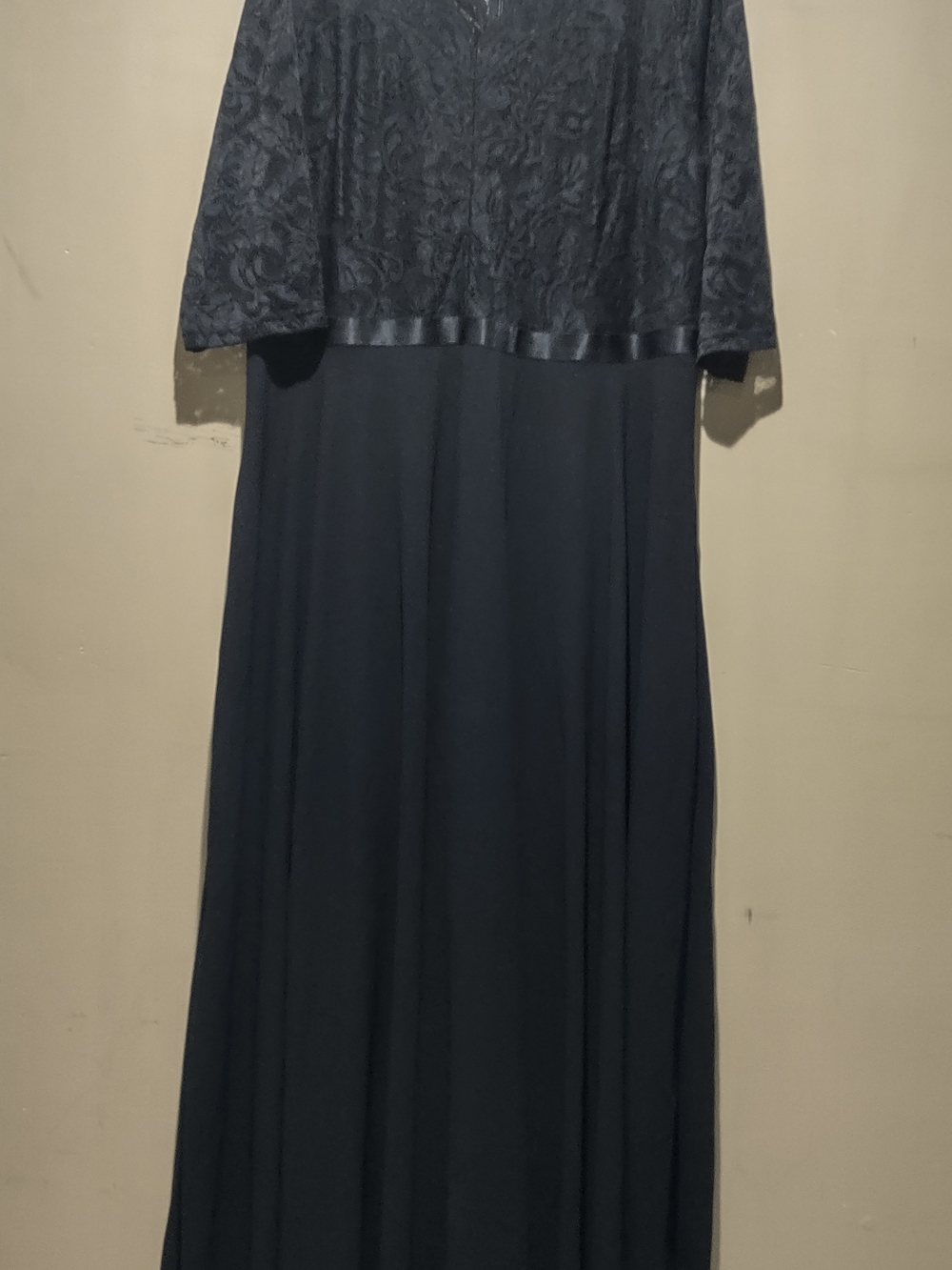 Miusol Navy Blue Lace Bodice 3/4 Long-Sleeve Evening Gown Size 2XL